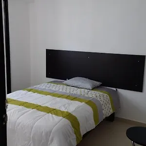 Casa Zona Iteso, Expo, Plaza Del Sol, 4 8 Huespedes / Compartida Guest house